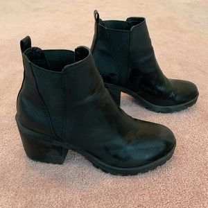 DIRTY LAUNDRY Black Booties